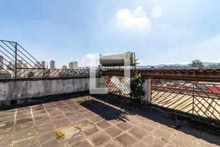 Casa à venda com 360m², 4 quartos e 7 vagas Casa à venda com 360m², 4 quartos e 7 vagasCobertura - Aquecedor Solar