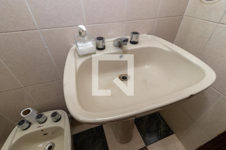 Casa à venda com 360m², 4 quartos e 7 vagas Casa à venda com 360m², 4 quartos e 7 vagasBanheiro da Suíte 2