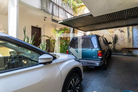 Casa à venda com 360m², 4 quartos e 7 vagas Casa à venda com 360m², 4 quartos e 7 vagasGaragem 1