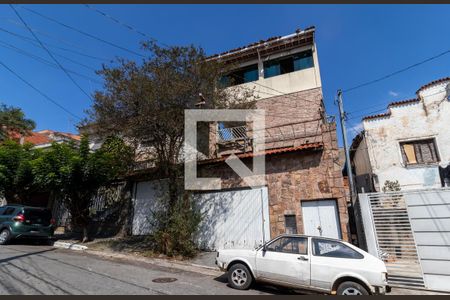 Casa à venda com 360m², 4 quartos e 7 vagas Casa à venda com 360m², 4 quartos e 7 vagasFachada