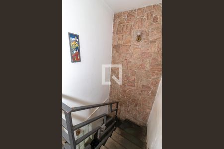 Casa à venda com 360m², 4 quartos e 7 vagas Casa à venda com 360m², 4 quartos e 7 vagasEscada