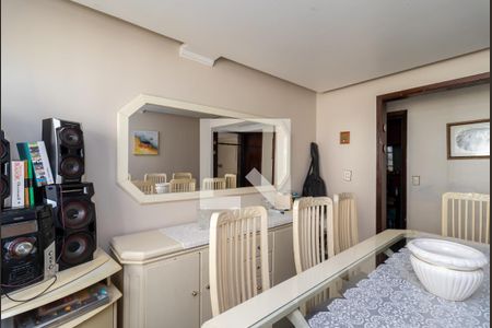 Casa à venda com 360m², 4 quartos e 7 vagas Casa à venda com 360m², 4 quartos e 7 vagasSala de Jantar