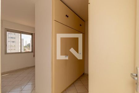 Apartamento à venda com 75m², 2 quartos e 1 vagaCloset - Quarto 2
