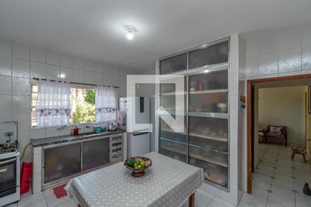 Casa à venda com 160m², 3 quartos e 7 vagasCozinha 