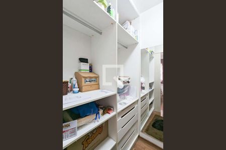 Apartamento à venda com 96m², 3 quartos e 2 vagas Apartamento à venda com 96m², 3 quartos e 2 vagasCloset da suíte