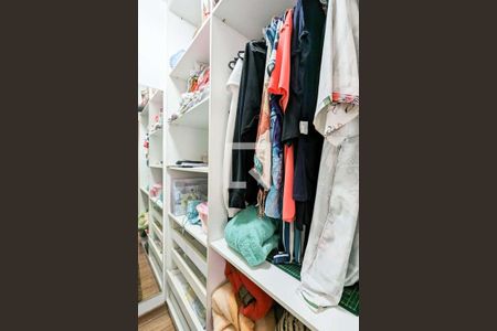 Apartamento à venda com 96m², 3 quartos e 2 vagas Apartamento à venda com 96m², 3 quartos e 2 vagasCloset da suíte