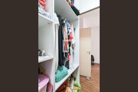 Apartamento à venda com 96m², 3 quartos e 2 vagas Apartamento à venda com 96m², 3 quartos e 2 vagasCloset da suíte