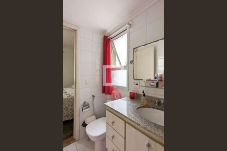 Apartamento à venda com 96m², 3 quartos e 2 vagas Apartamento à venda com 96m², 3 quartos e 2 vagasBanheiro da suíte