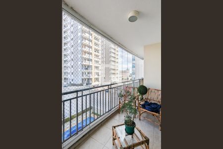 Apartamento à venda com 96m², 3 quartos e 2 vagas Apartamento à venda com 96m², 3 quartos e 2 vagasVaranda