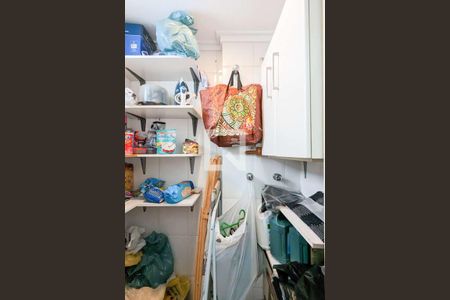 Apartamento à venda com 96m², 3 quartos e 2 vagas Apartamento à venda com 96m², 3 quartos e 2 vagasBanheiro de serviço