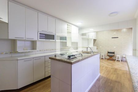 Cozinha de casa para alugar com 3 quartos, 218m² em Jardim Ester Yolanda, São Paulo