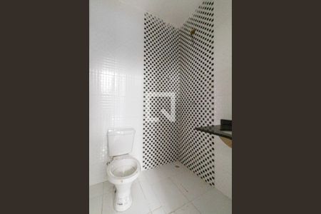 Banheiro de Serviço de casa à venda com 3 quartos, 140m² em Vila Marieta, São Paulo
