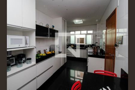 Apartamento à venda com 145m², 4 quartos e 3 vagasCozinha