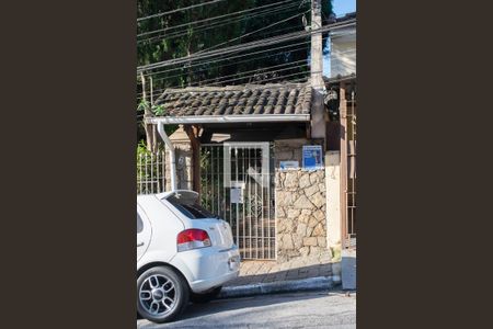 Casa à venda com 985m², 4 quartos e 6 vagasFachada