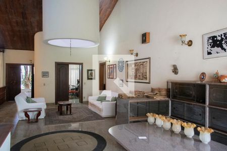 Casa à venda com 985m², 4 quartos e 6 vagasSala