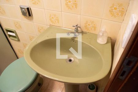 Casa à venda com 985m², 4 quartos e 6 vagasBanheiro serviço