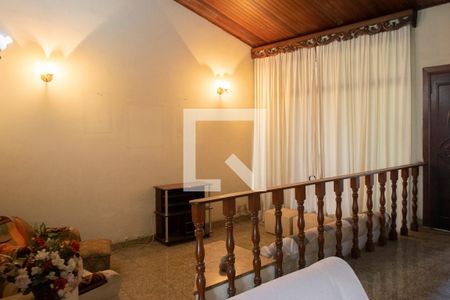 Casa à venda com 985m², 4 quartos e 6 vagasSala