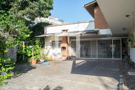 Casa à venda com 985m², 4 quartos e 6 vagasQuintal