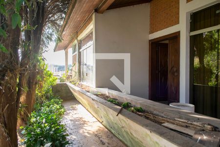 Casa à venda com 985m², 4 quartos e 6 vagasEntrada