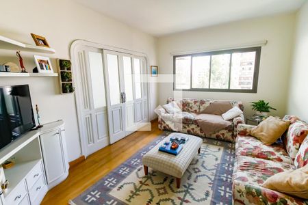 Sala de TV de apartamento à venda com 3 quartos, 250m² em Vila Suzana, São Paulo