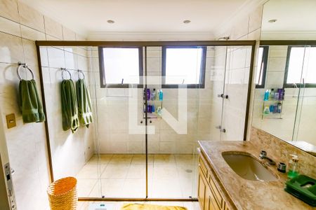 Apartamento à venda com 250m², 3 quartos e 4 vagas Apartamento à venda com 250m², 3 quartos e 4 vagasBanheiro da Suíte 3