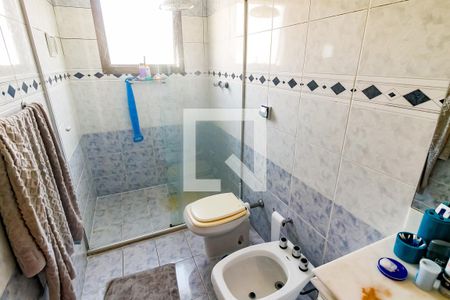 Apartamento à venda com 250m², 3 quartos e 4 vagas Apartamento à venda com 250m², 3 quartos e 4 vagasBanheiro da Suíte 1