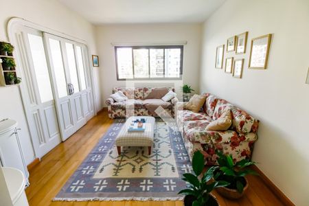 Sala de TV de apartamento à venda com 3 quartos, 250m² em Vila Suzana, São Paulo