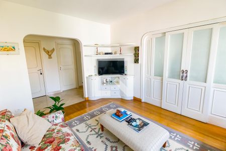 Sala de TV de apartamento à venda com 3 quartos, 250m² em Vila Suzana, São Paulo