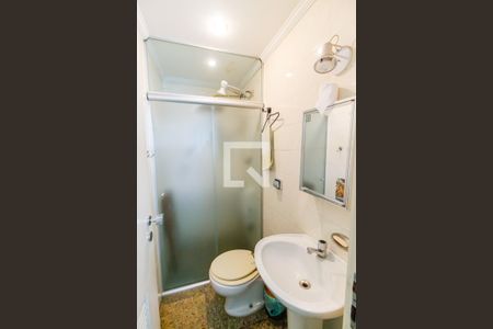 Apartamento à venda com 250m², 3 quartos e 4 vagas Apartamento à venda com 250m², 3 quartos e 4 vagasBanheiro de serviço