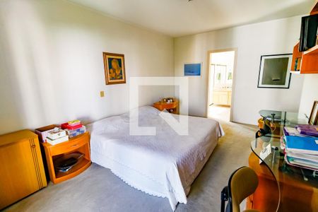 Apartamento à venda com 250m², 3 quartos e 4 vagas Apartamento à venda com 250m², 3 quartos e 4 vagasSuíte 3