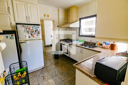 Apartamento à venda com 250m², 3 quartos e 4 vagas Apartamento à venda com 250m², 3 quartos e 4 vagasCozinha - Armários