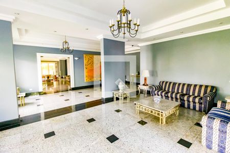 Apartamento à venda com 250m², 3 quartos e 4 vagas Apartamento à venda com 250m², 3 quartos e 4 vagasHall de entrada