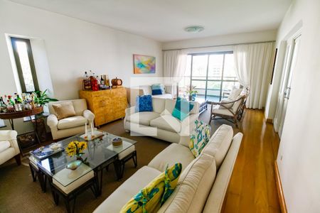 Sala de apartamento à venda com 3 quartos, 250m² em Vila Suzana, São Paulo