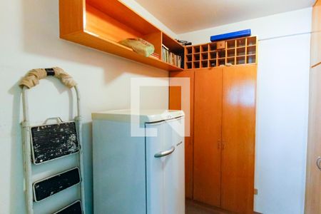 Apartamento à venda com 250m², 3 quartos e 4 vagas Apartamento à venda com 250m², 3 quartos e 4 vagasQuarto de Serviço
