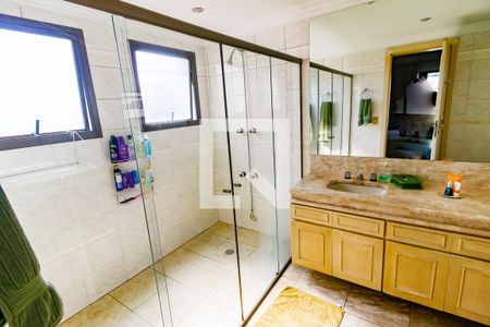 Apartamento à venda com 250m², 3 quartos e 4 vagas Apartamento à venda com 250m², 3 quartos e 4 vagasBanheiro da Suíte 3