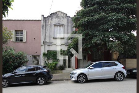 Casa à venda com 85m², 2 quartos e sem vagaFachada 