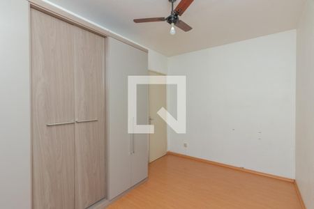 Quarto de apartamento para alugar com 2 quartos, 57m² em Rubem Berta, Porto Alegre