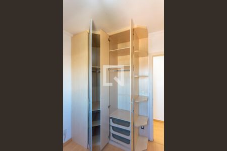 Apartamento para alugar com 78m², 3 quartos e 2 vagasQuarto 2 - Armários