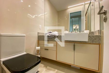 Apartamento para alugar com 76m², 2 quartos e 1 vaga Apartamento para alugar com 76m², 2 quartos e 1 vagaBanheiro da Suíte