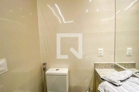 Apartamento para alugar com 76m², 2 quartos e 1 vaga Apartamento para alugar com 76m², 2 quartos e 1 vagaBanheiro da Suíte