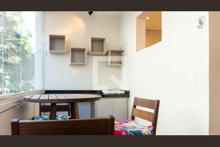 Apartamento à venda com 122m², 3 quartos e sem vaga Apartamento à venda com 122m², 3 quartos e sem vagaSala