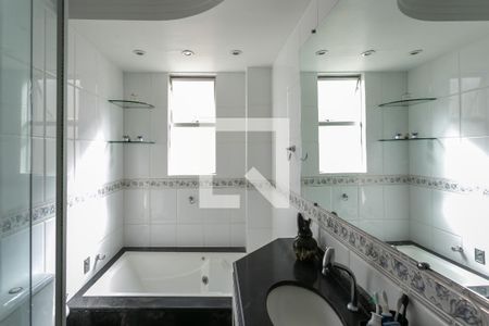 Apartamento à venda com 110m², 4 quartos e 2 vagasBanheiro da Suíte 2