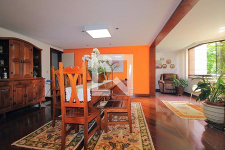 Apartamento à venda com 260m², 4 quartos e 4 vagasSala