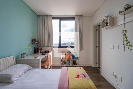 Casa de condomínio à venda com 327m², 4 quartos e 6 vagasSuíte 2