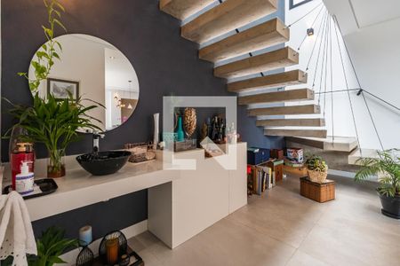 Casa de condomínio à venda com 327m², 4 quartos e 6 vagasLavabo