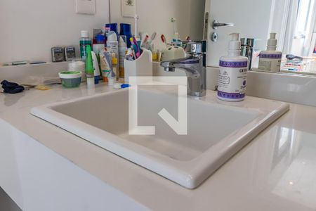 Casa de condomínio à venda com 327m², 4 quartos e 6 vagasBanheiro da Suíte 2