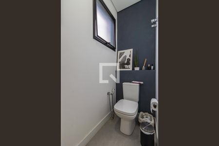 Casa de condomínio à venda com 327m², 4 quartos e 6 vagasLavabo