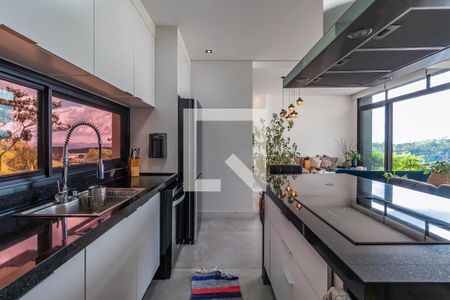 Casa de condomínio à venda com 327m², 4 quartos e 6 vagasCozinha