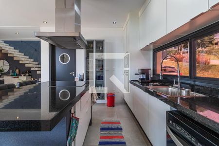 Casa de condomínio à venda com 327m², 4 quartos e 6 vagasCozinha