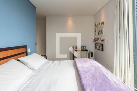 Casa de condomínio à venda com 327m², 4 quartos e 6 vagasSuíte 1